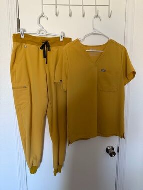 FIGS Light Gold Catarina Scrub Top and Zamora Jogger Pants